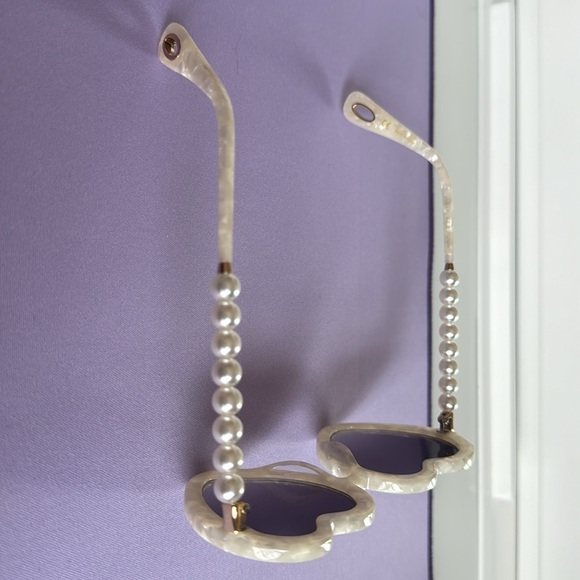 Lele Sadoughi Sunglasses - Picture 3 of 3